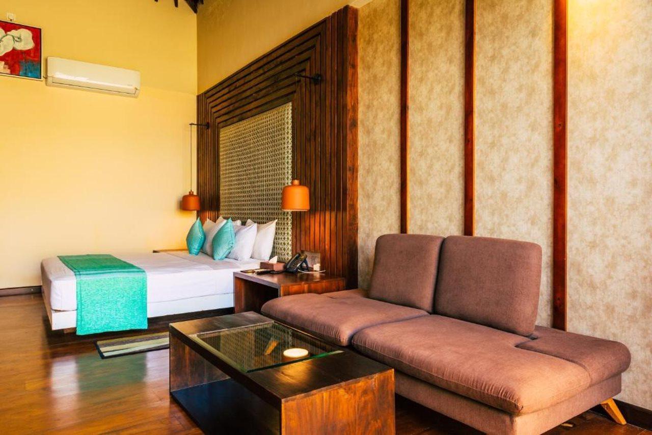 Seahorse Beach Resort カルピティヤ エクステリア 写真